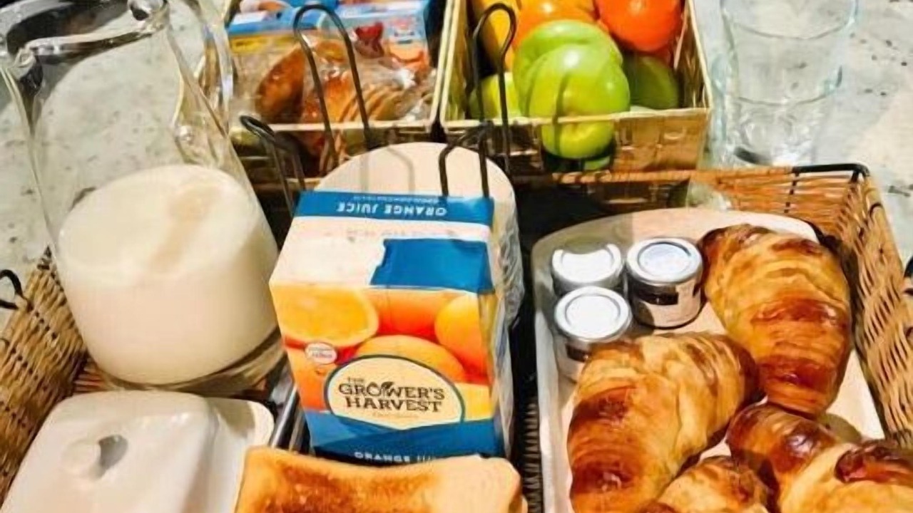 Photo of Others in Tinsley Green