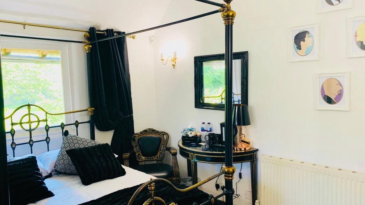 Photo of Others in Tinsley Green