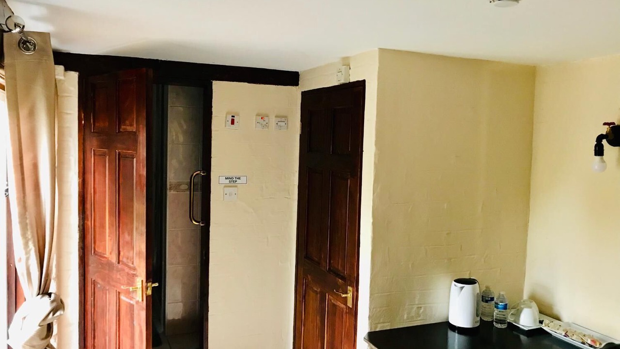 Photo of Others in Tinsley Green