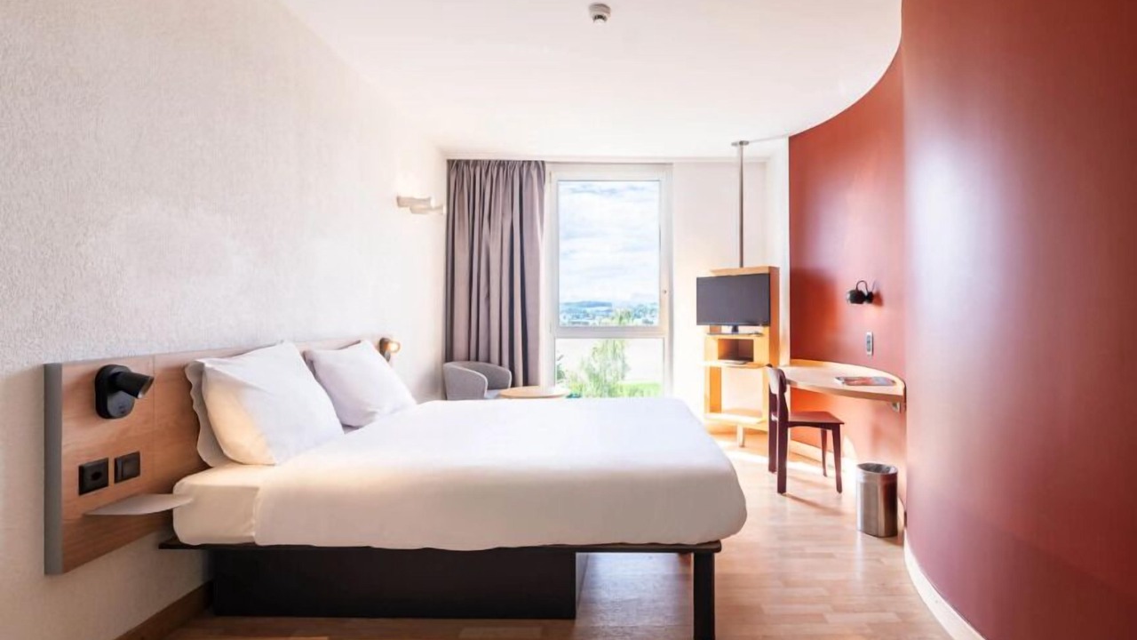 Photo of Bedroom in Lully