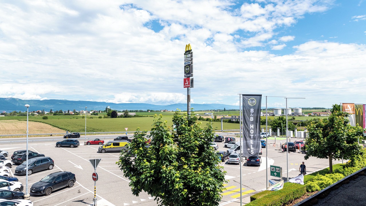 Photo of Bedroom in Lully
