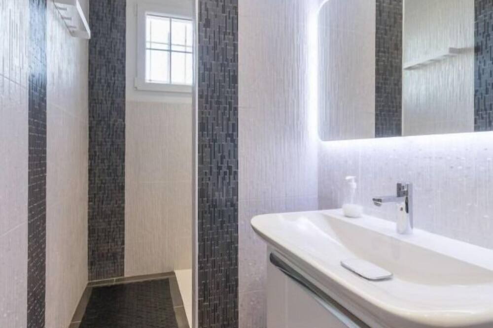 Photo of Bathroom in Les Moutiers-en-Retz