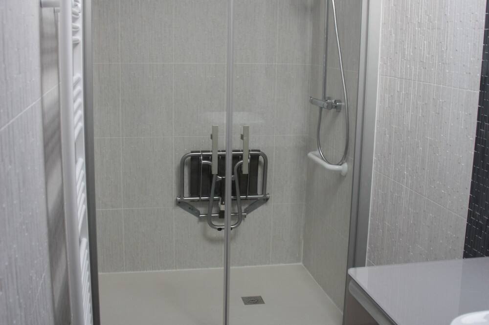 Photo of Bathroom in Les Moutiers-en-Retz