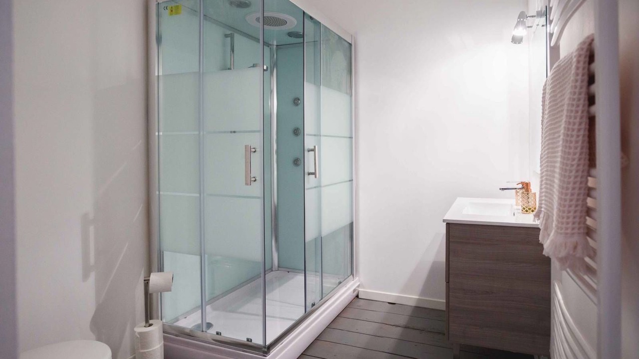 Photo of Bathroom in Sauternes