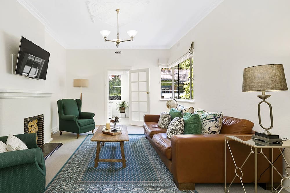 Photo of Livingroom in Malvern East