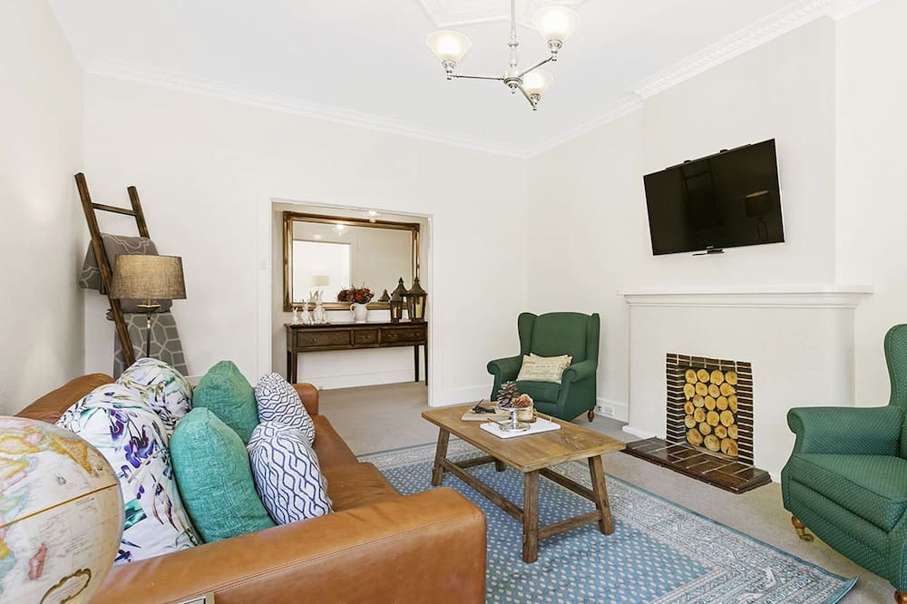 Photo of Livingroom in Malvern East