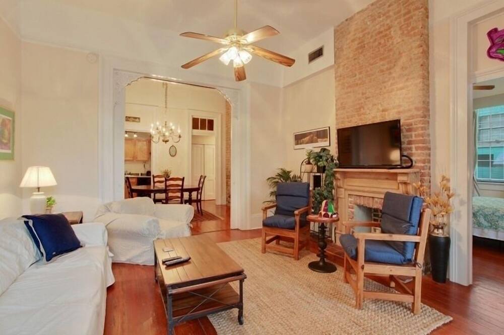 Photo of Livingroom in East Riverside