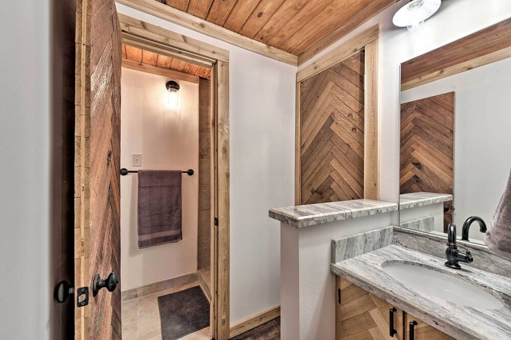 Photo of Bathroom in Barrett