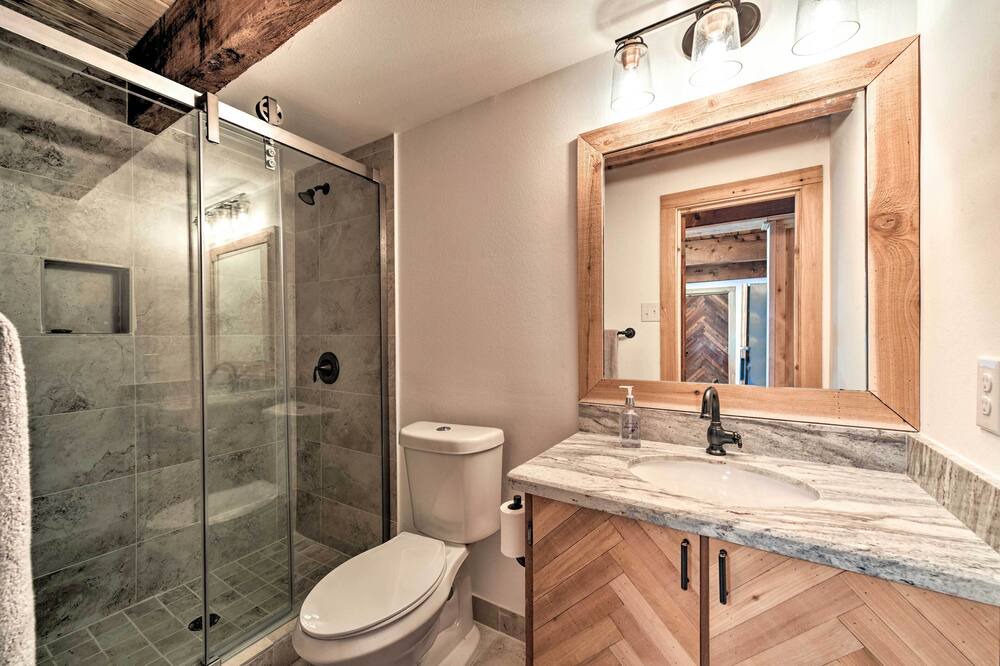 Photo of Bathroom in Barrett