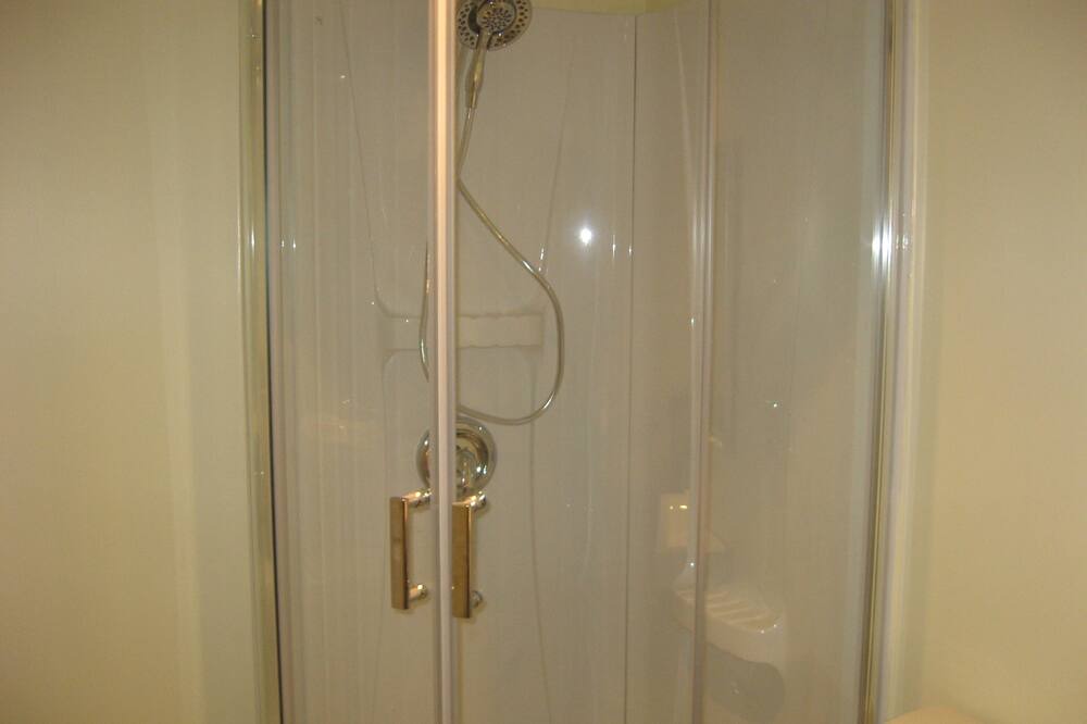 Photo of Bathroom in Saint-Henri-de-Taillon