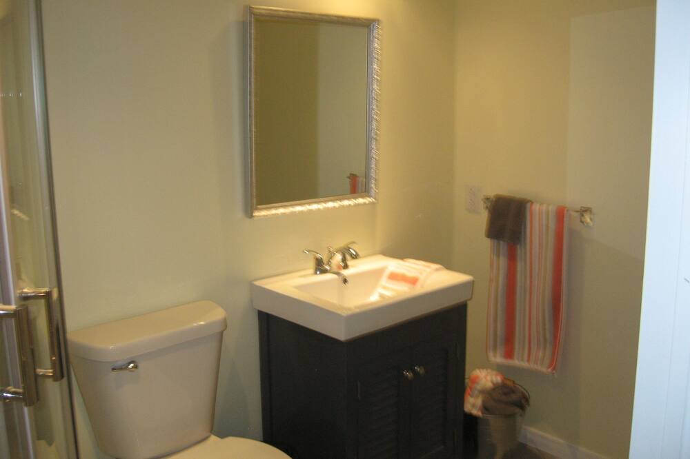 Photo of Bathroom in Saint-Henri-de-Taillon