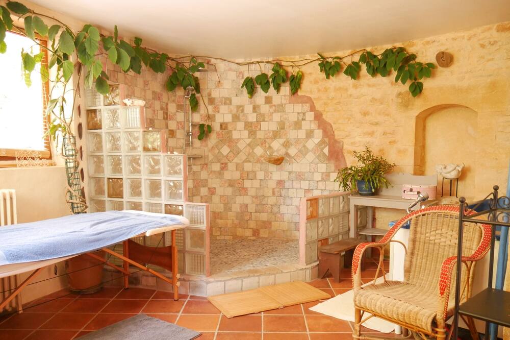 Photo of Bathroom in Prats-du-Perigord