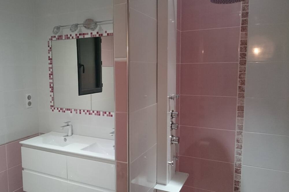 Photo of Bathroom in Aubais