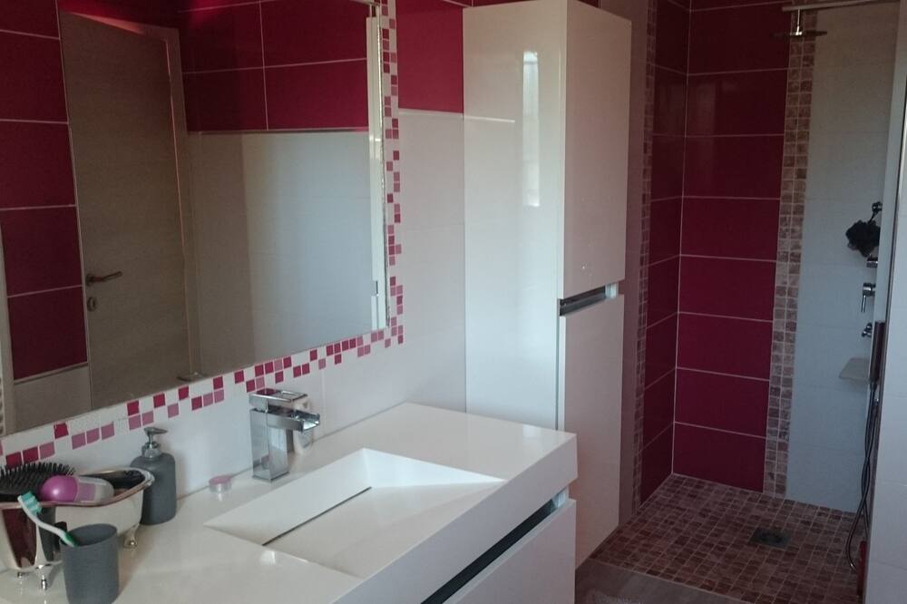 Photo of Bathroom in Aubais