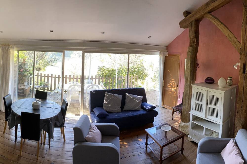 Photo of Livingroom in Beauville