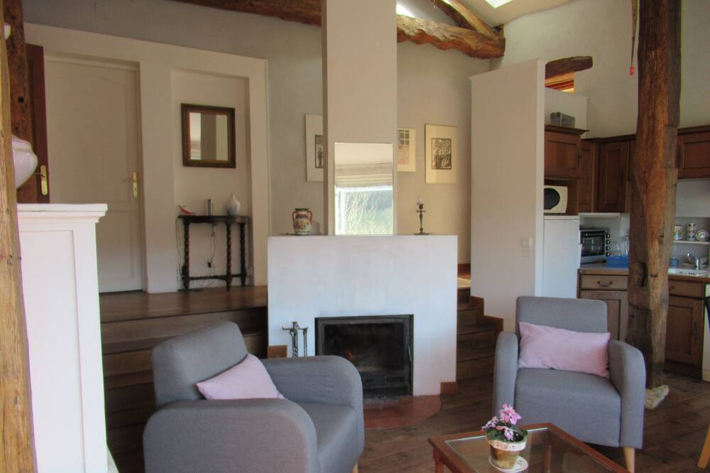 Photo of Livingroom in Beauville