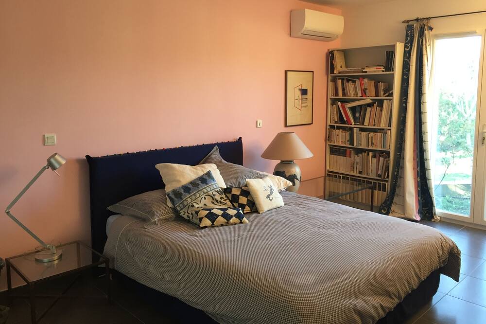Photo of Bedroom in Manosque