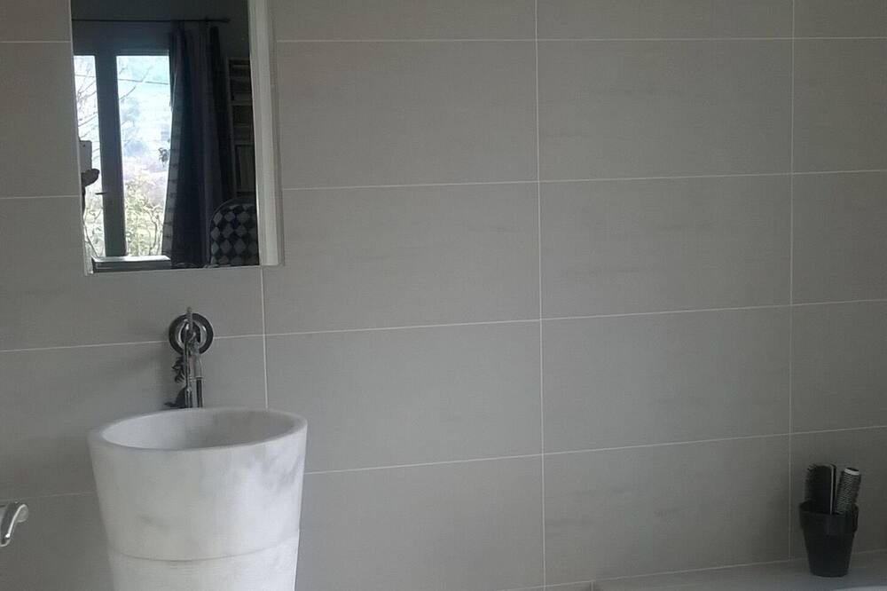 Photo of Bathroom in Manosque