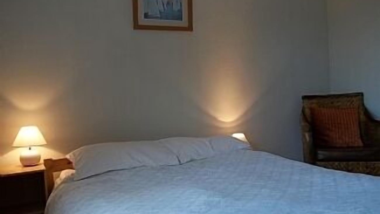 Photo of Others in Brux