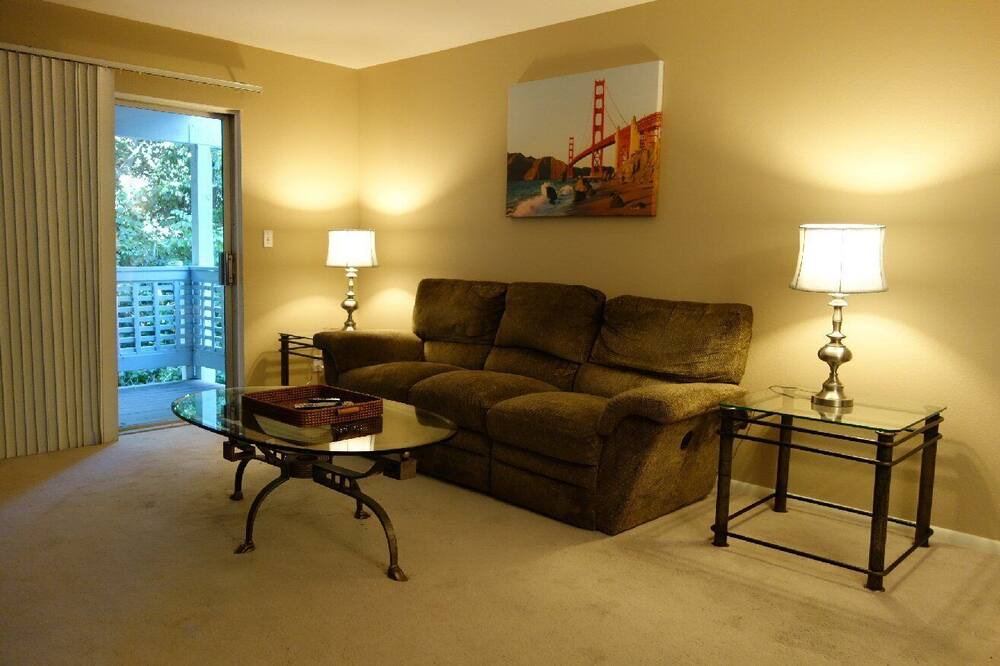 Photo of Livingroom in Contra Costa Centre