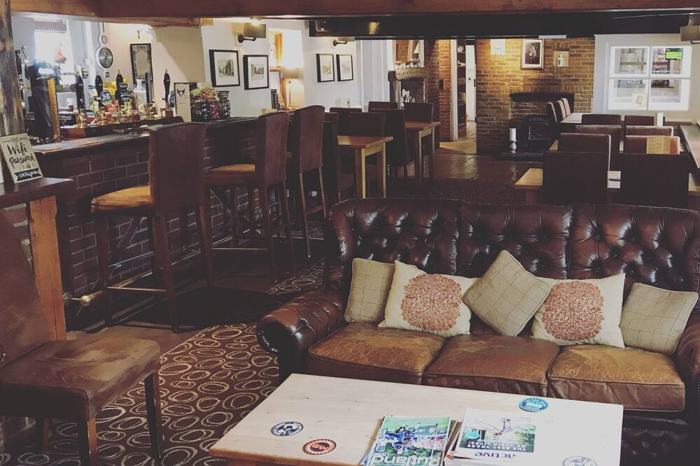 Photo of Others in Market Overton