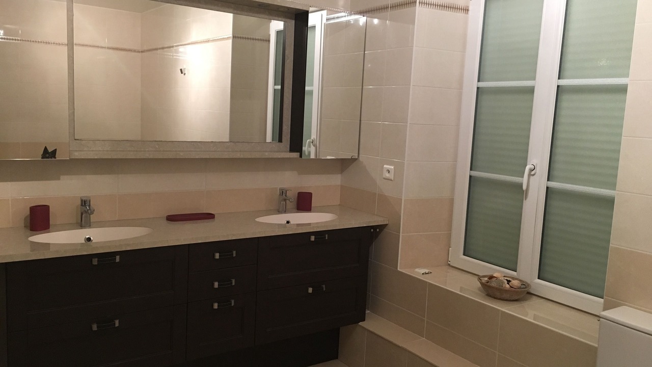 Photo of Bathroom in Mardeuil