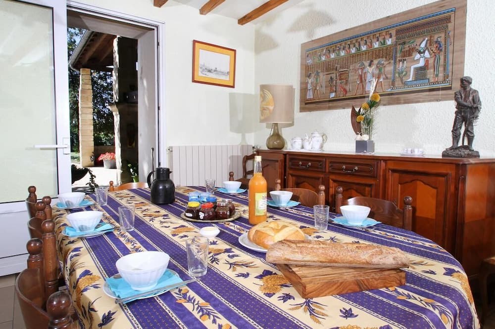 Photo of Others in Chanos-Curson