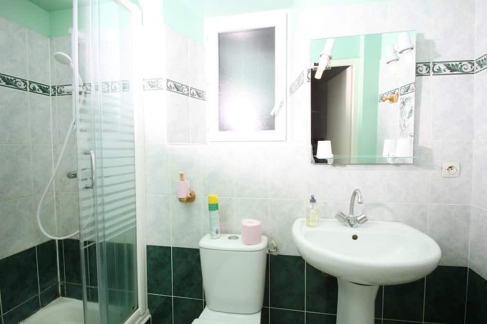 Photo of Bathroom in Chanos-Curson