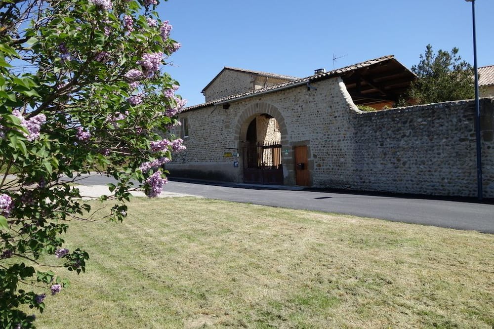 Photo of Outdoor in Chanos-Curson