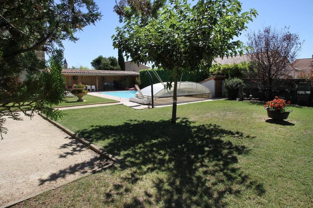 Photo of Outdoor in Chanos-Curson