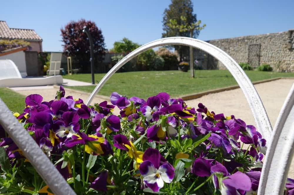 Photo of Outdoor in Chanos-Curson