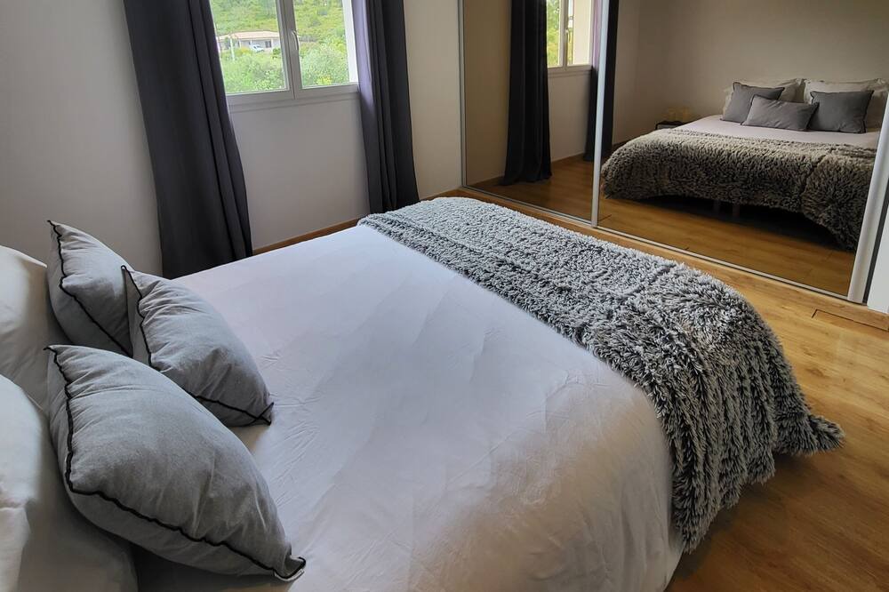 Photo of Bedroom in Lecci