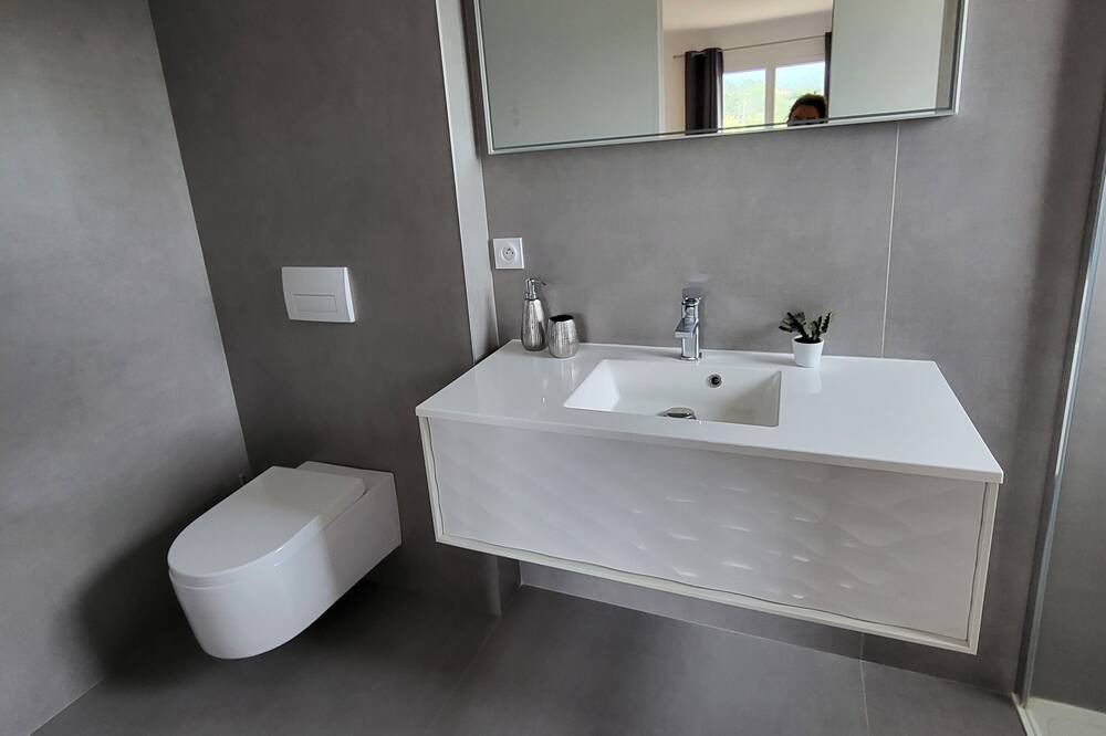 Photo of Bathroom in Lecci