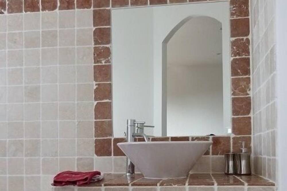 Photo of Bathroom in Lecci