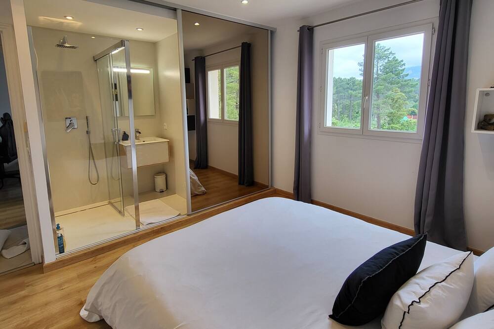Photo of Bedroom in Lecci