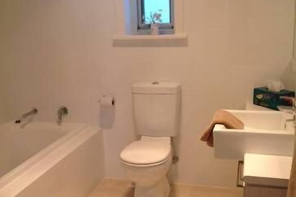 Photo of Bathroom in Moana