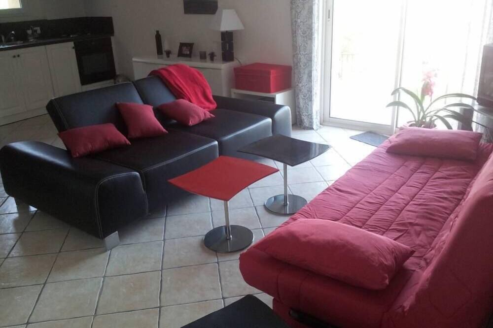 Photo of Livingroom in Le Teil