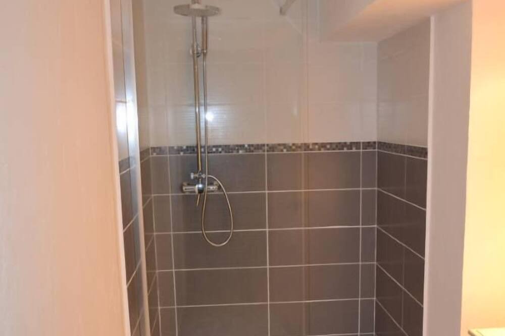 Photo of Bathroom in Le Teil