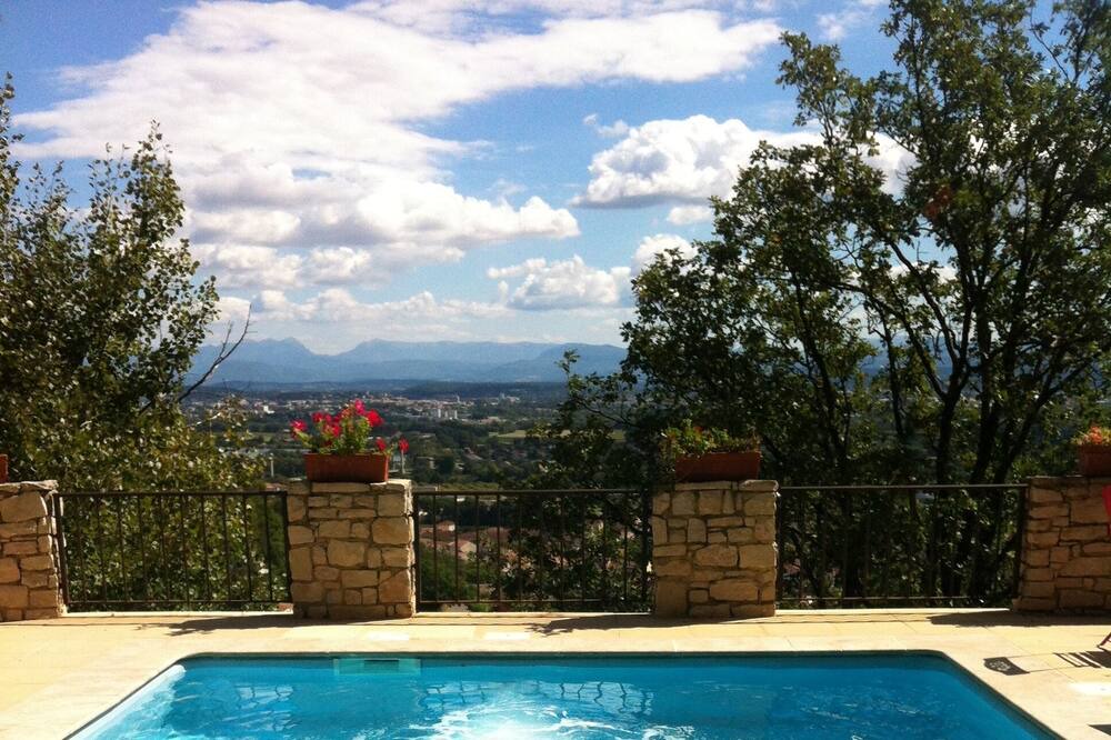 Photo of Outdoor in Le Teil