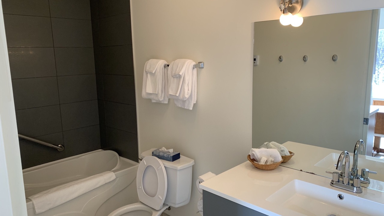 Photo of Bathroom in Dolbeau-Mistassini