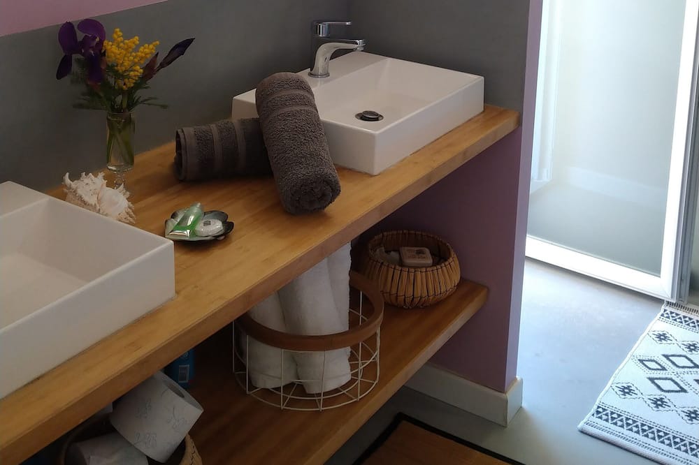 Photo of Bathroom in Octon