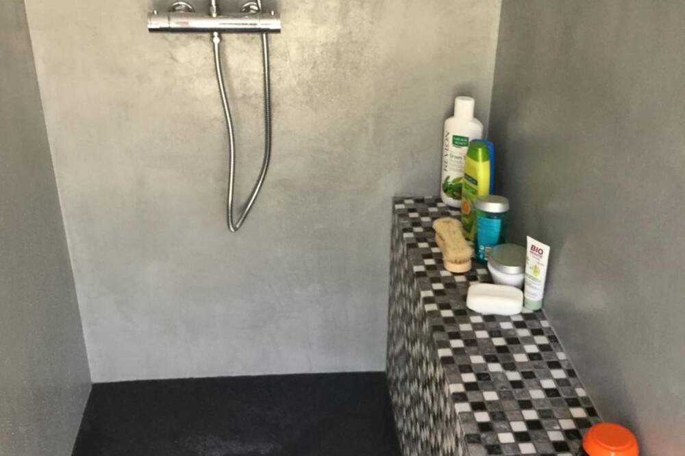 Photo of Bathroom in Octon