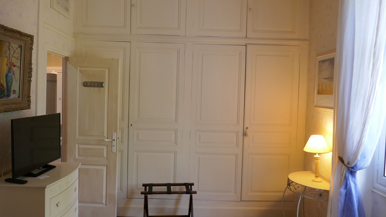 Photo of Bedroom in Lesperon