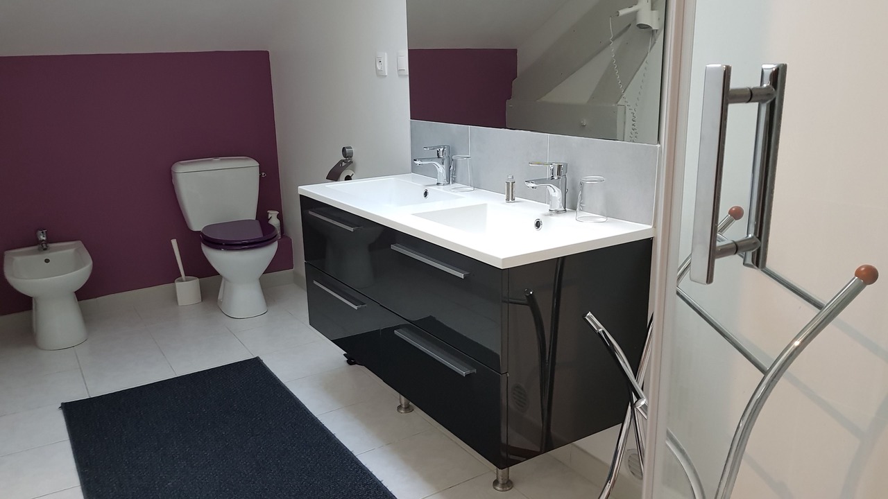 Photo of Bathroom in Lesperon