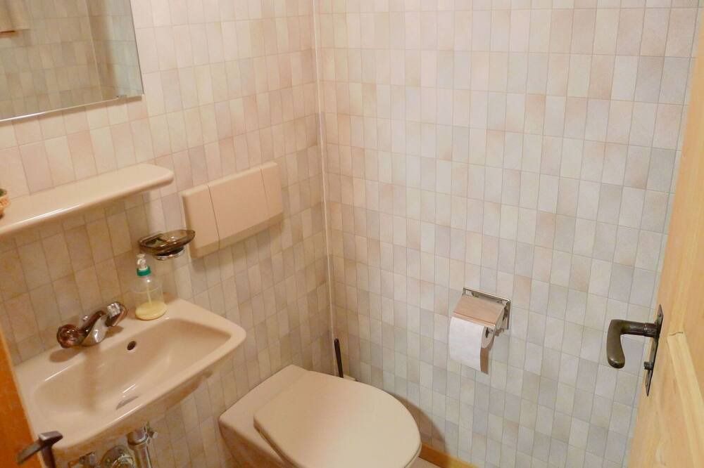 Photo of Bathroom in Tujetsch