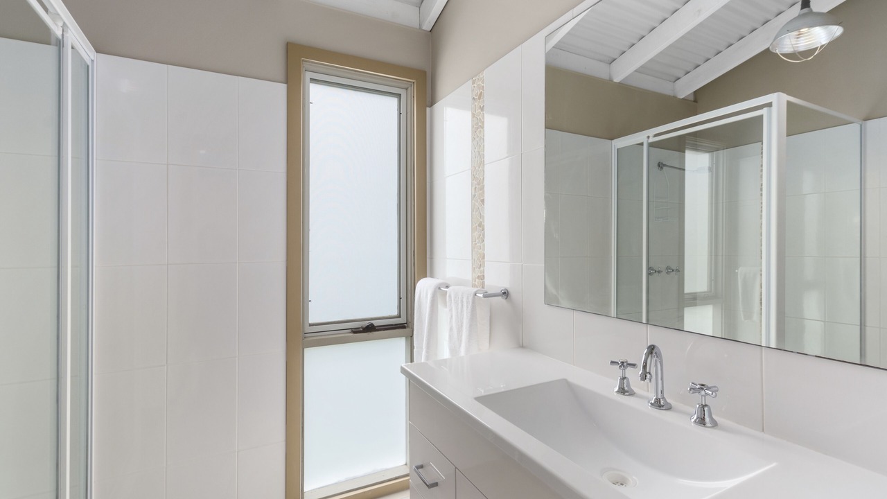 Photo of Bathroom in Lake Tabourie