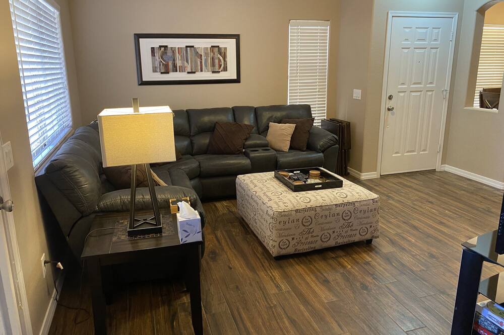 Photo of Livingroom in East Mesa