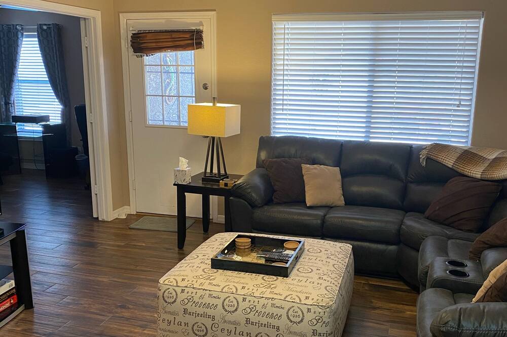 Photo of Livingroom in East Mesa