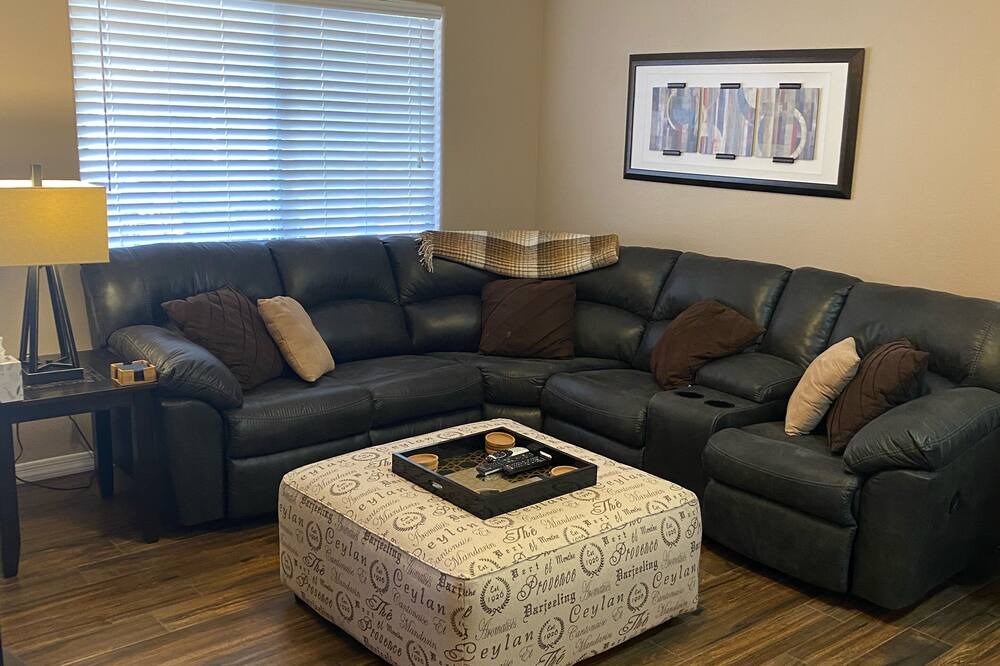 Photo of Livingroom in East Mesa