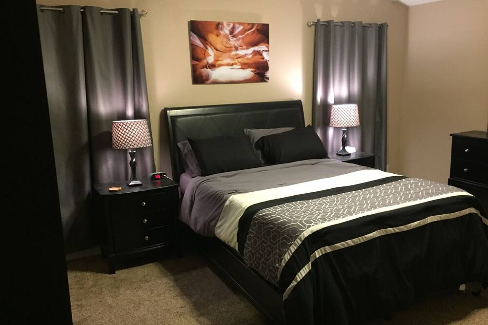 Photo of Bedroom in East Mesa